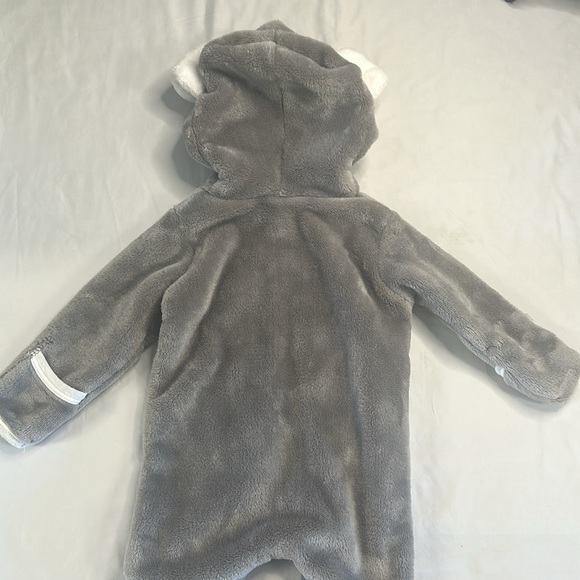 Penelope Baby Mack - grey and white fuzzy One piece bunting bag. Sz 0-3  months - Picture 7 of 8